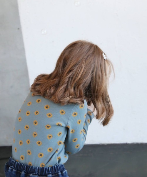 Rora(ローラ)の「ひまり リブ編み Tシャツ ハイネック(Tシャツ/カットソー・キッズ・ホワイト/ライトブラウン/ライトグリーン・130/120/150/110/100/140)」の15枚目の写真