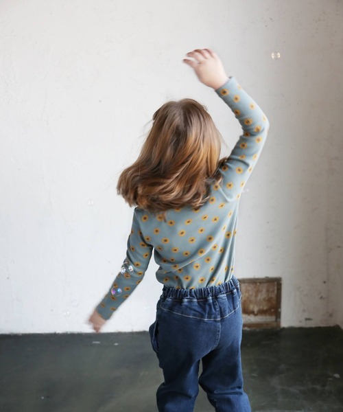 Rora(ローラ)の「ひまり リブ編み Tシャツ ハイネック(Tシャツ/カットソー・キッズ・ホワイト/ライトブラウン/ライトグリーン・130/120/150/110/100/140)」の16枚目の写真