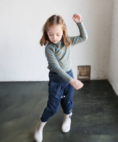 Rora(ローラ)の「ひまり リブ編み Tシャツ ハイネック(Tシャツ/カットソー・キッズ・ホワイト/ライトブラウン/ライトグリーン・130/120/150/110/100/140)」の17枚目の写真