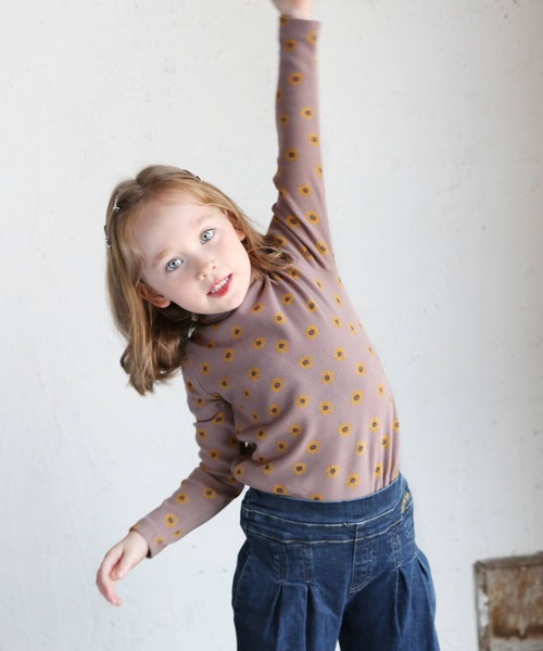 Rora(ローラ)の「ひまり リブ編み Tシャツ ハイネック(Tシャツ/カットソー・キッズ・ホワイト/ライトブラウン/ライトグリーン・130/120/150/110/100/140)」の19枚目の写真