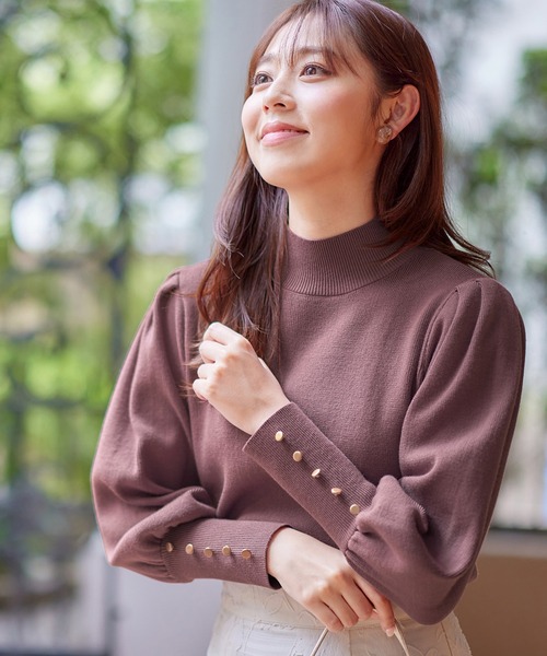 alotta(アロッタ)の「ゴールドボタンパフ袖もっちりニット(ニット/セーター・レディース・ブラック/スモークピンク/ブルー/アイボリー・M/LL/3L/L)」の17枚目の写真