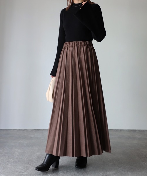 Riberry(リベリー)の「スエードランダムプリーツスカート(スカート・レディース・グレー/ブラウン/ブラック/モカ/アイボリー・MEDIUM)」の14枚目の写真