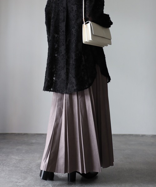 Riberry(リベリー)の「スエードランダムプリーツスカート(スカート・レディース・グレー/ブラウン/ブラック/モカ/アイボリー・MEDIUM)」の19枚目の写真