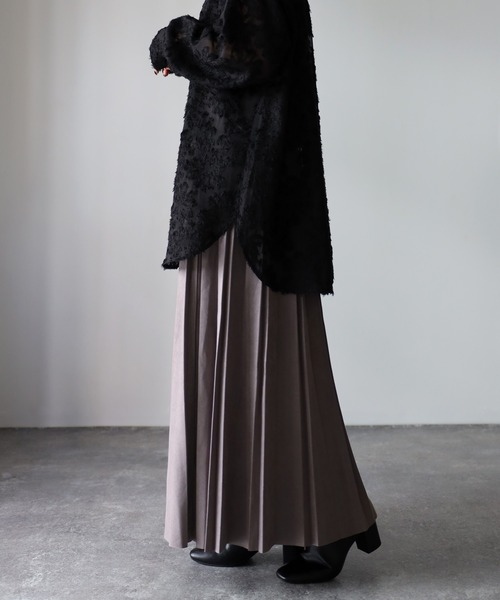 Riberry(リベリー)の「スエードランダムプリーツスカート(スカート・レディース・グレー/ブラウン/ブラック/モカ/アイボリー・MEDIUM)」の16枚目の写真