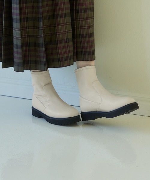 studio CLIP（スタディオクリップ）の「消臭・抗菌防臭】柔らかあったかストレッチブーツ[S～LLサイズ展開]（ブーツ・レディース・ブラウン/アイボリー/ブラック・X-LARGE/LARGE/MEDIUM/SMALL）」の5枚目の写真