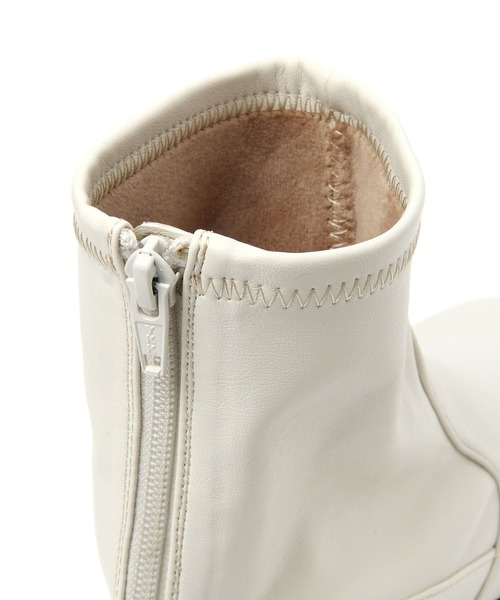 studio CLIP（スタディオクリップ）の「消臭・抗菌防臭】柔らかあったかストレッチブーツ[S～LLサイズ展開]（ブーツ・レディース・ブラウン/アイボリー/ブラック・X-LARGE/LARGE/MEDIUM/SMALL）」の16枚目の写真