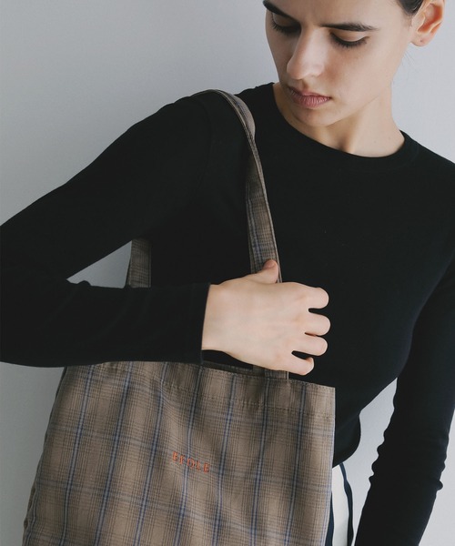 EFOLE（エフォル）の「【ZOZO限定】Gingham logo tote bag / ギンガム ロゴ トートバッグ（トートバッグ・レディース・ブラック/ピンク/グリーン/オフホワイト/その他/キャメル・FREE）」の4枚目の写真