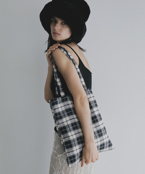 EFOLE（エフォル）の「【ZOZO限定】Gingham logo tote bag / ギンガム ロゴ トートバッグ（トートバッグ・レディース・ブラック/ピンク/グリーン/オフホワイト/その他/キャメル・FREE）」の20枚目の写真