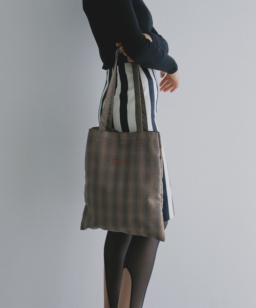 EFOLE（エフォル）の「【ZOZO限定】Gingham logo tote bag / ギンガム ロゴ トートバッグ（トートバッグ・レディース・ブラック/ピンク/グリーン/オフホワイト/その他/キャメル・FREE）」の19枚目の写真