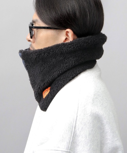 UNIVERSAL OVERALL（ユニバーサルオーバーオール）の「ファーフリース フロントスナップ ネックウォーマー（ネックウォーマー/スヌード・メンズ・グレー/ブラック/ネイビー・FREE）」の20枚目の写真