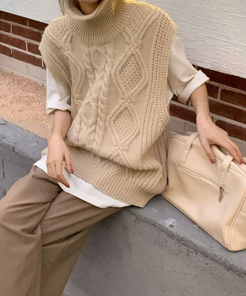 ANOTHER S（アナザーエス）の「ケーブル編みハイネックニットベスト