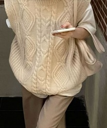 ヘルノグレー ケーブル編み ハイネックニットベストダウン