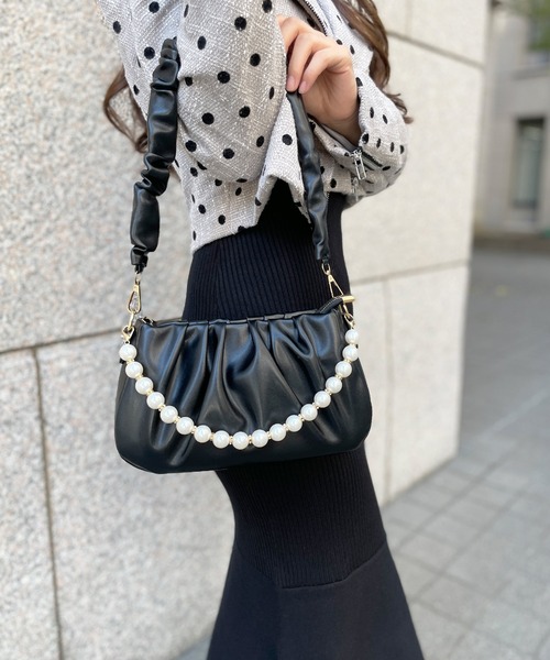 Julia Boutique(ジュリアブティック)の「マルチWAYパールハンドルレザーバッグ/23608(ショルダーバッグ・レディース・アイボリー/ブラック・ONE)」の7枚目の写真