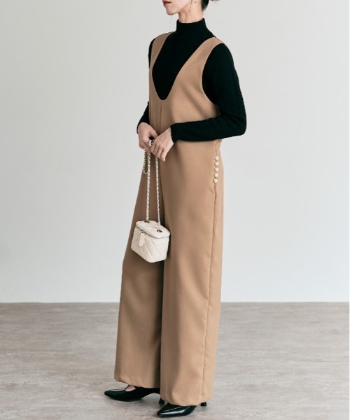 kirakiraShop（キラキラショップ）の「ポケット パール付き サロペット（サロペット/オーバーオール・レディース・ブラック/ベージュ・L/M）」の2枚目の写真