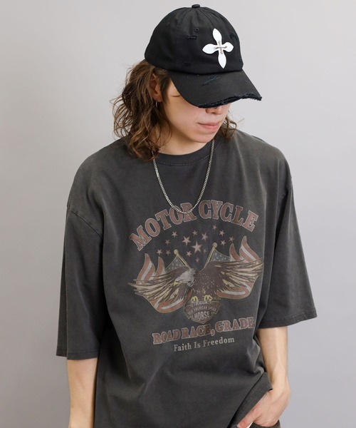 SPINNS(スピンズ)の「クロスデザイン ダメージコットンキャップ(キャップ・メンズ・ベージュ/ブラック/ブラウン・ONESIZE)」の5枚目の写真