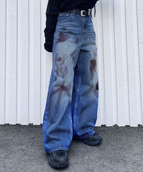 Figments(フィグメンツ)の「ダーティワイドデニムパンツ(デニムパンツ・レディース・インディゴブルー/ブラック・SMALL/MEDIUM/LARGE)」の4枚目の写真