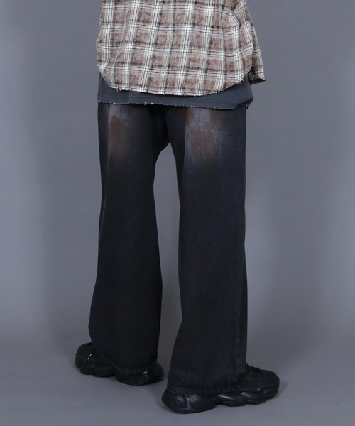 Figments(フィグメンツ)の「ダーティワイドデニムパンツ(デニムパンツ・レディース・インディゴブルー/ブラック・SMALL/MEDIUM/LARGE)」の10枚目の写真