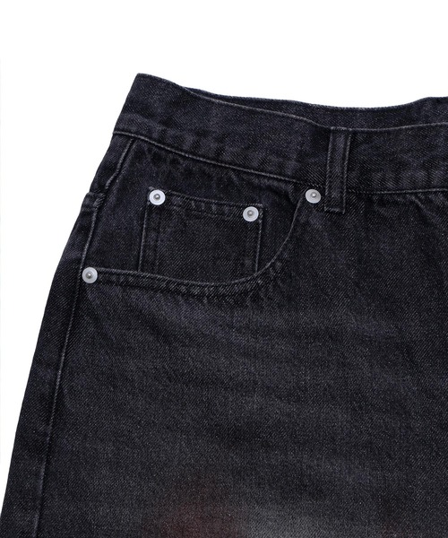 Figments(フィグメンツ)の「ダーティワイドデニムパンツ(デニムパンツ・レディース・インディゴブルー/ブラック・SMALL/MEDIUM/LARGE)」の14枚目の写真