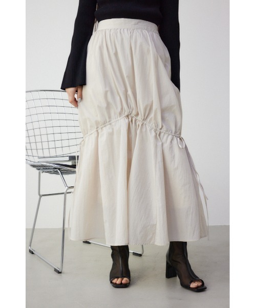 AZUL by moussy(アズールバイマウジー)の「2WAYドローストリングデザインスカート(スカート・レディース・アイボリー/ブラック・SMALL/MEDIUM)」の2枚目の写真
