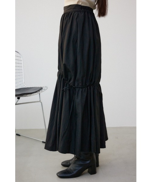 AZUL by moussy(アズールバイマウジー)の「2WAYドローストリングデザインスカート(スカート・レディース・アイボリー/ブラック・SMALL/MEDIUM)」の17枚目の写真