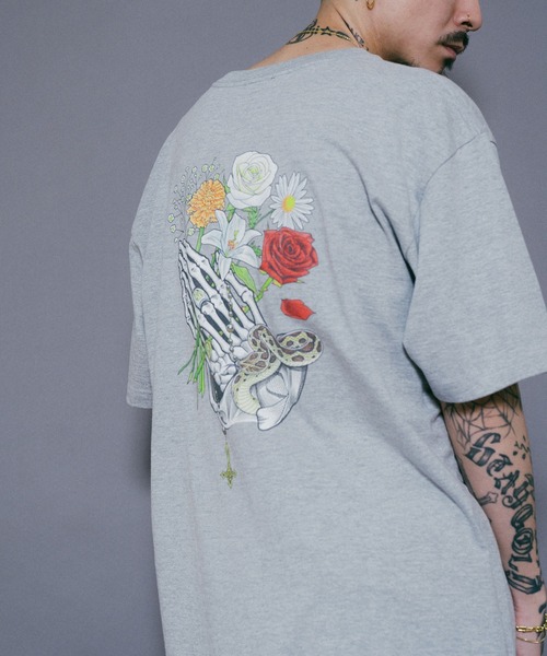 【セール】FLOWER PRAYING HANDS TEE（Tシャツ/カットソー）｜Subciety（サブサエティ）
