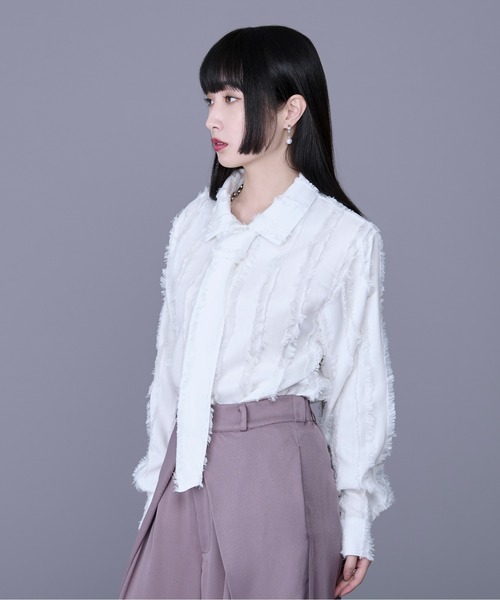 Ellno Loset(エルノロゼット)の「フリンジJQネクタイ付きシャツ(シャツ/ブラウス・メンズ・ホワイト/ブラック・SMALL/MEDIUM/LARGE)」の14枚目の写真