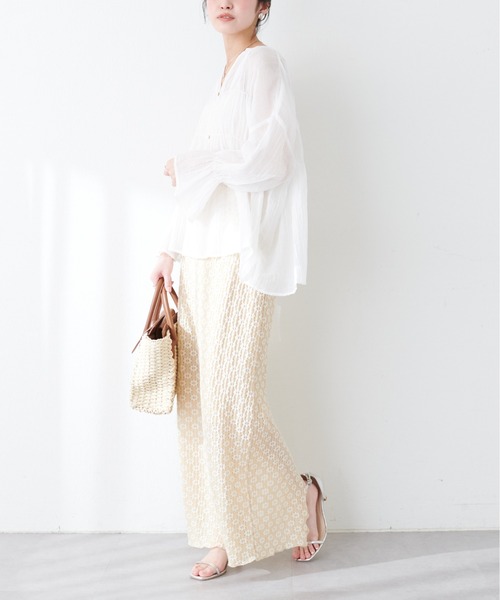 natural couture（ナチュラルクチュール）の「シアー素材キーネックギャザーブラウス（シャツ/ブラウス・レディース・オフホワイト/ブラック/ブルー系その他/ラベンダー・FREE）」の8枚目の写真
