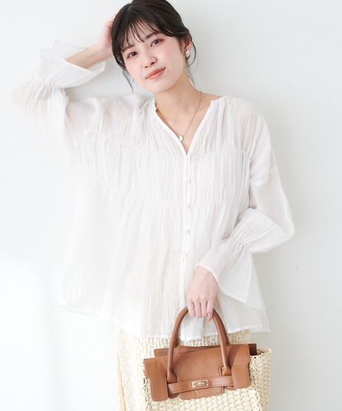 natural couture（ナチュラルクチュール）の「シアー素材キーネックギャザーブラウス（シャツ/ブラウス・レディース・オフホワイト/ブラック/ブルー系その他/ラベンダー・FREE）」の6枚目の写真