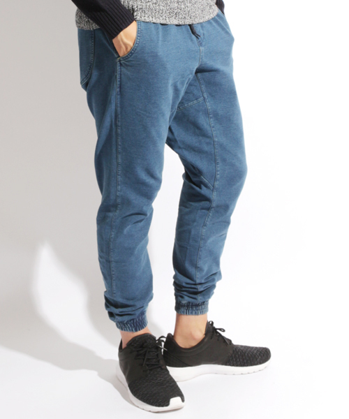 Denime（ドゥニーム）の「カットデニムジョガーパンツ（その他パンツ・メンズ・ブルー/ネイビー・MEDIUM/X-LARGE/LARGE）」の2枚目の写真