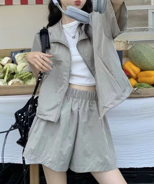 LYEON(リヨン)の「裾ドロスト半袖ブルゾン+ショートパンツ2点セットアップ(ブルゾン・レディース・チャコールグレー/グレー・FREE)」の17枚目の写真