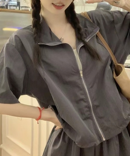 LYEON(リヨン)の「裾ドロスト半袖ブルゾン+ショートパンツ2点セットアップ(ブルゾン・レディース・チャコールグレー/グレー・FREE)」の13枚目の写真