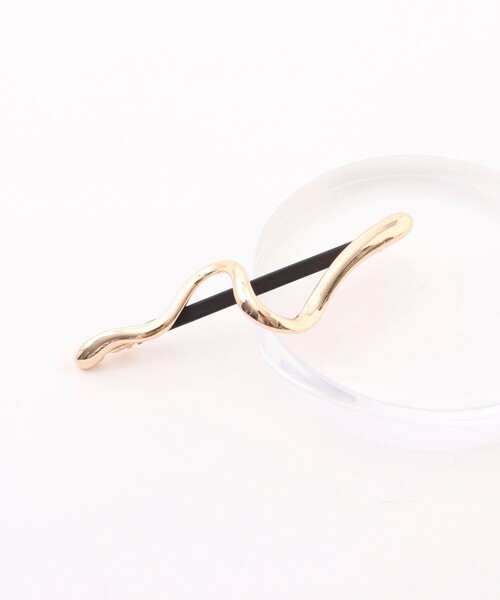 NOLLEY’S Sophi(ノーリーズソフィ)の「ウェーブバレッタ(バレッタ/ヘアクリップ・レディース・シルバー/ゴールド・FREE)」の2枚目の写真