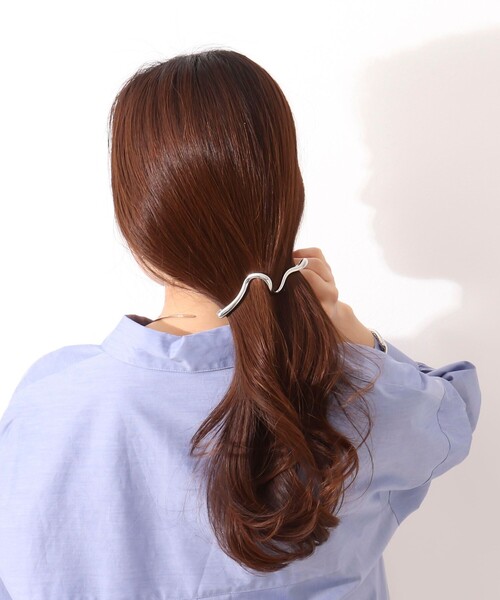 NOLLEY’S Sophi(ノーリーズソフィ)の「ウェーブバレッタ(バレッタ/ヘアクリップ・レディース・シルバー/ゴールド・FREE)」の12枚目の写真