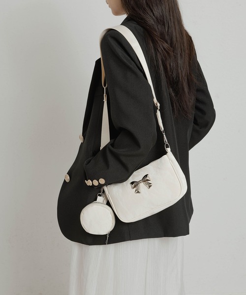 LA VORAGINE(ラ ヴォラジネ)の「ポーチ付きタッセルリボンショルダーバッグ(ショルダーバッグ・レディース・ブラック/アイボリー/ブルー/グレー/ピンク・FREE)」の21枚目の写真