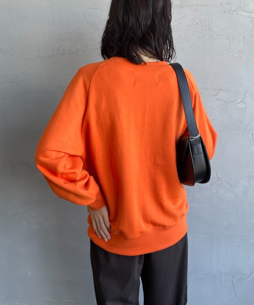 [UNIVERSAL OVERALL/ユニバーサルオーバーオール] 別注 ワンポイントロゴ刺繍 ラグランスリーブスウェット