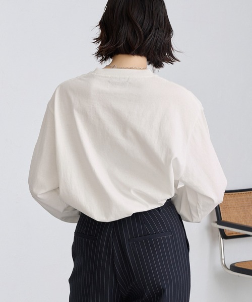 KANGOL（カンゴール）の「KANGOL/カンゴール 別注 ロゴ ワンポイント刺繍 オーバーサイズ長袖Tシャツ（Tシャツ/カットソー・メンズ・ブラック/ダークネイビー/ダークブラウン/ブラック系/チャコール/オフホワイト/グレー系/グレイッシュベージュ/ワイン系/グレイッシュブルー/オートミール/モカ/レッド系/ダークグリーン・L/M/S/XL）」の20枚目の写真