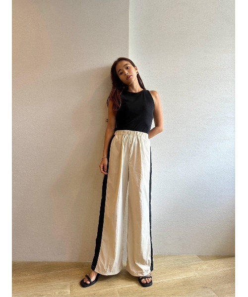 TRUNC(トランクエイティーエイト)の「Side Line Track Pants(その他パンツ・レディース・アイボリー・FREE)」の10枚目の写真