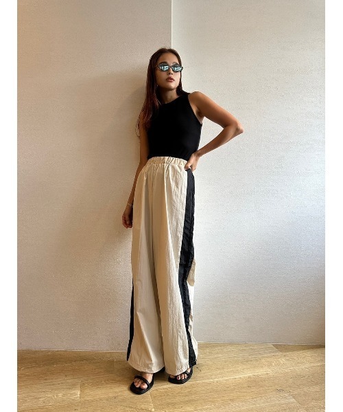 TRUNC(トランクエイティーエイト)の「Side Line Track Pants(その他パンツ・レディース・アイボリー・FREE)」の11枚目の写真