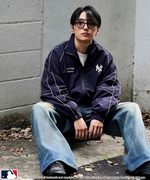 MLB（メジャーリーグベースボール）の「MLB/メジャーリーグベースボール 別注ナイロンパイピングブルゾン(限定展開)（ナイロンジャケット・メンズ・ブラック/グレー/ネイビー・SMALL/MEDIUM/LARGE）」の9枚目の写真