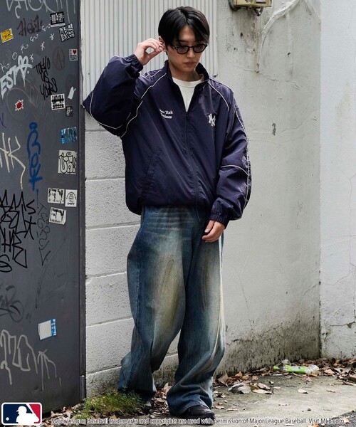 MLB（メジャーリーグベースボール）の「MLB/メジャーリーグベースボール 別注ナイロンパイピングブルゾン(限定展開)（ナイロンジャケット・メンズ・ブラック/グレー/ネイビー・SMALL/MEDIUM/LARGE）」の11枚目の写真