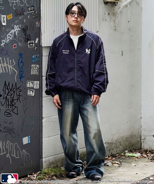 MLB（メジャーリーグベースボール）の「MLB/メジャーリーグベースボール 別注ナイロンパイピングブルゾン(限定展開)（ナイロンジャケット・メンズ・ブラック/グレー/ネイビー・SMALL/MEDIUM/LARGE）」の12枚目の写真