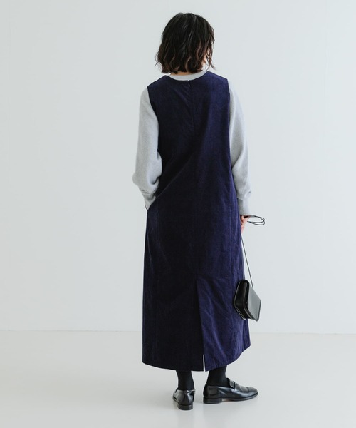 URBAN RESEARCH（アーバンリサーチ）の「Uネックコーデュロイジャンパーワンピース（ワンピース・レディース・チャコールグレー/ネイビー/ベージュ・FREE）」の8枚目の写真