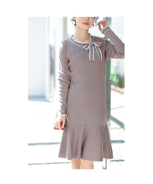 Sawa a la mode(サワアラモード)の「ボウタイリボン付きマーメイドニットワンピース(ワンピース・レディース・モカ/ブラック・FREE)」の11枚目の写真