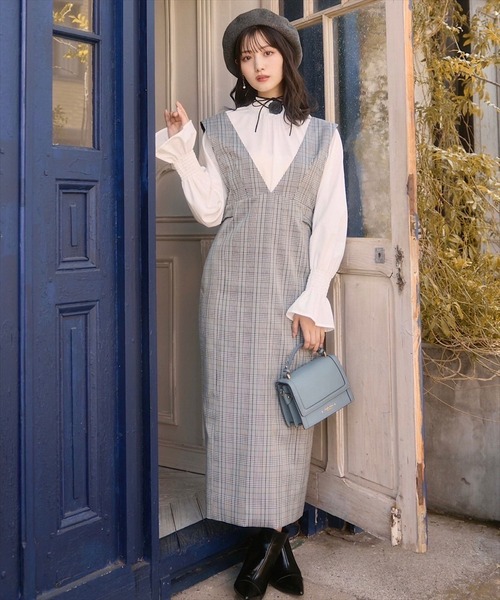 SWINGLE（スウィングル）の「2WAYシャーリングネックフレアスリーブブラウス（シャツ/ブラウス・レディース・ボルドー/オフホワイト/ブラック・FREE）」の5枚目の写真