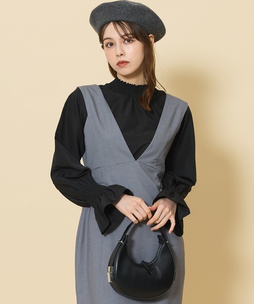 SWINGLE（スウィングル）の「2WAYシャーリングネックフレアスリーブブラウス（シャツ/ブラウス・レディース・ボルドー/オフホワイト/ブラック・FREE）」の14枚目の写真