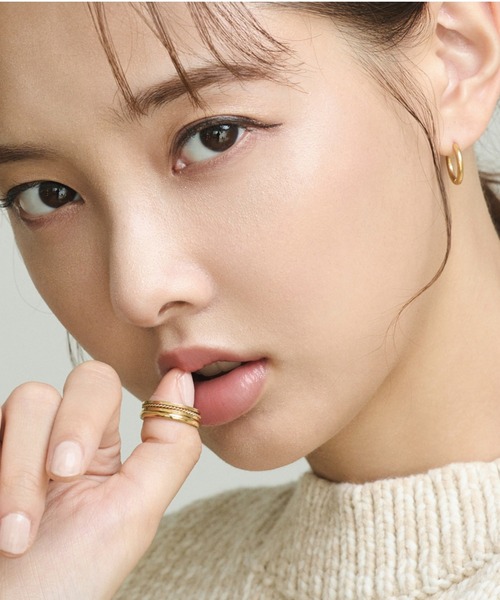 ciite' surgical stainless（シーテサージカルステンレス）の「【 金属アレルギー対応 】 シンプルフープピアス サージカルステンレス   (両耳用)（ピアス（両耳用）・レディース・シルバー/ゴールド/シルバー×ゴールド/ピンクゴールド・16/12/10/14/18/8）」の13枚目の写真