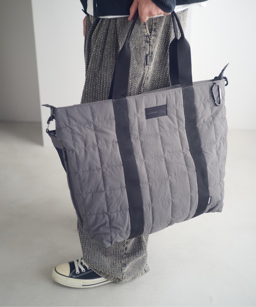 ADAM PATEK(アダムパテック)の「/ADAMPATEK/square quilt shoulder tote bag/スクエアキルトビッグショルダートートバッグ(トートバッグ・メンズ・ブラック/カーキ/グレー・FREE)」の14枚目の写真