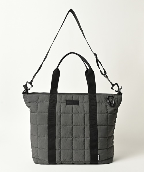 ADAM PATEK(アダムパテック)の「/ADAMPATEK/square quilt shoulder tote bag/スクエアキルトビッグショルダートートバッグ(トートバッグ・メンズ・ブラック/カーキ/グレー・FREE)」の11枚目の写真