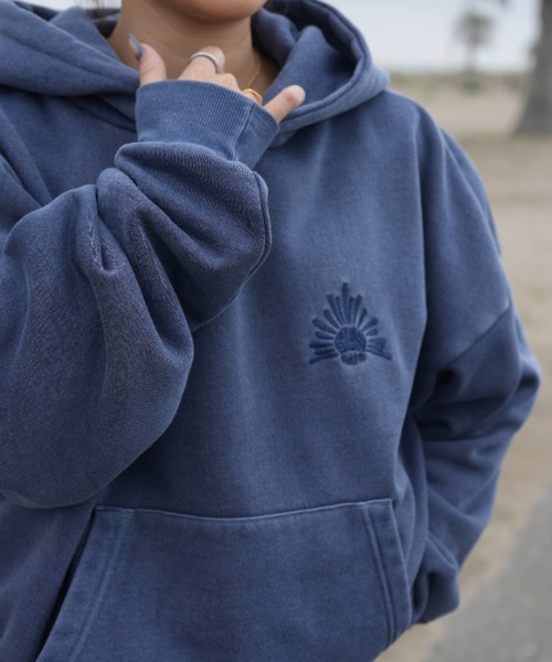 INTER FACTORY（インターファクトリー）の「moeka - SUNOUTFIT ピグメントパーカー made in INTERFACTORY（パーカー・レディース・ネイビー/ホワイト・LARGE/MEDIUM）」の10枚目の写真