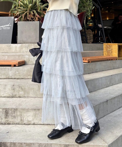 FOREVER 21(フォーエバー トゥエンティーワン)の「【2024FW】ラメティアードロングスカート(スカート・レディース・ブラック/グレー/ナチュラル・FREE)」の1枚目の写真